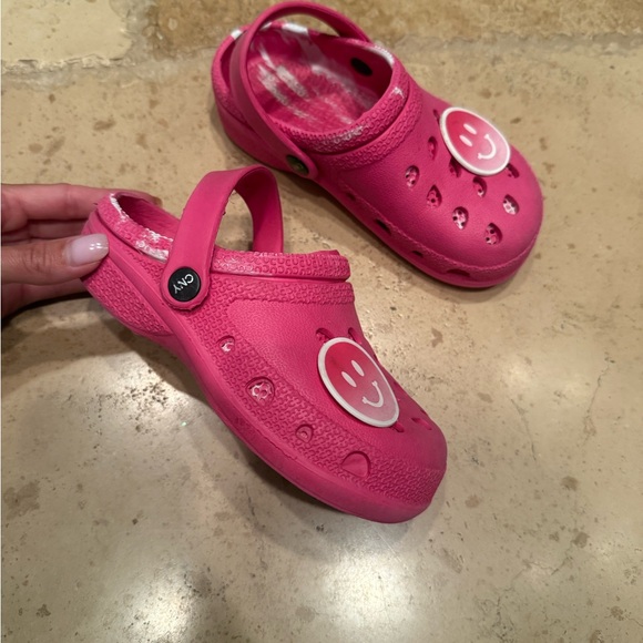 Pink Clogs - Picture 3 of 5